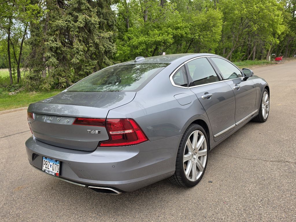 Photo 7 of this VOLVO S90