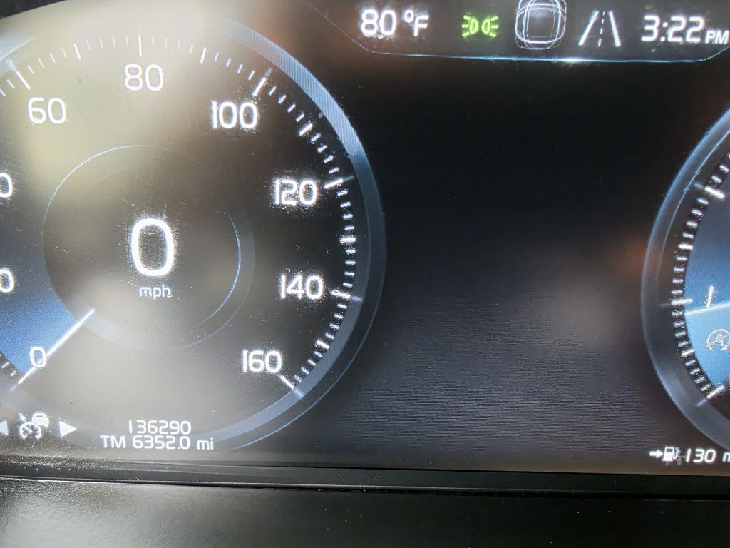 Photo 27 of this VOLVO S90