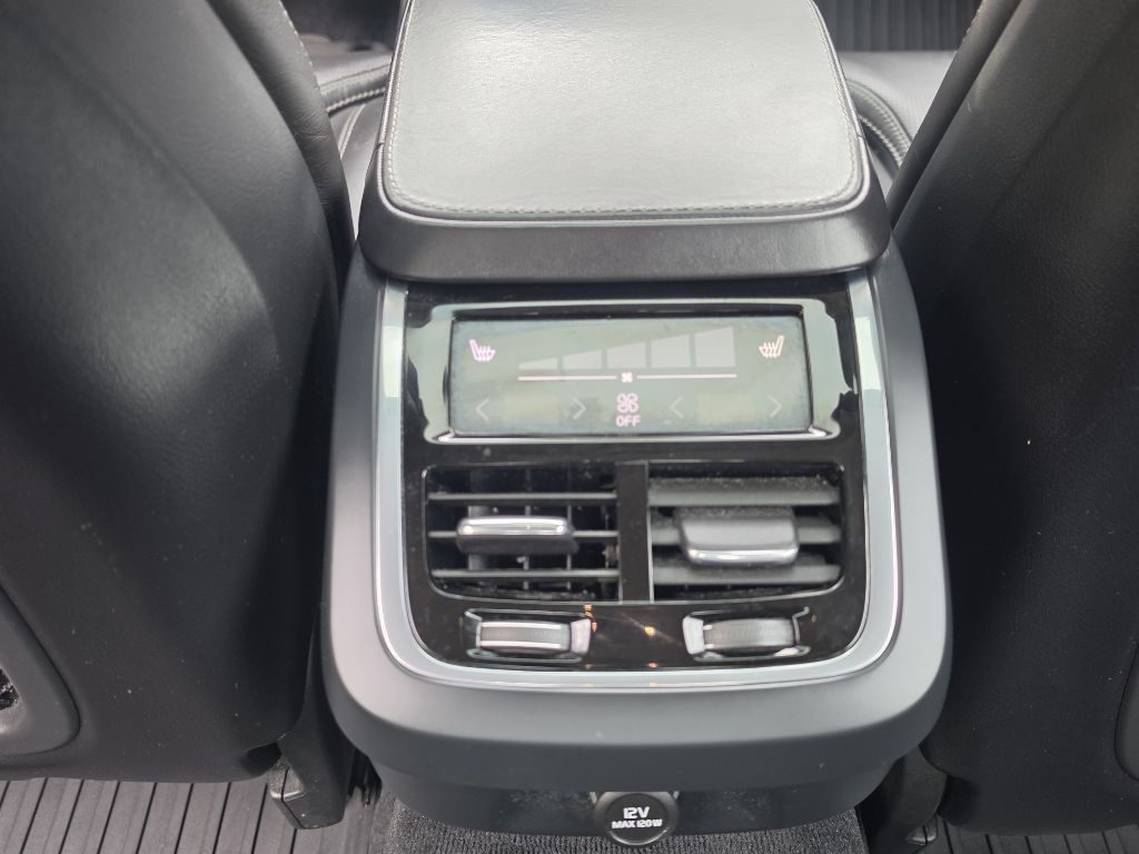 Photo 13 of this VOLVO S90