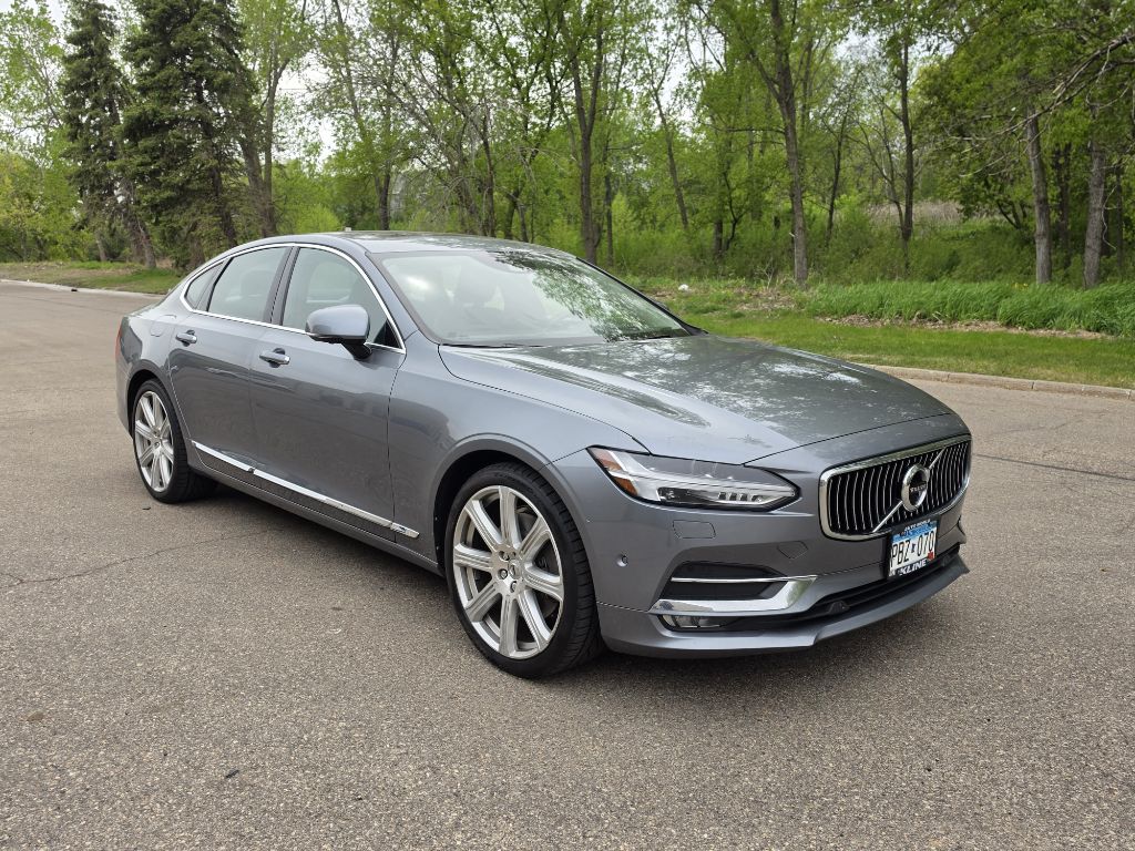 Photo 2 of this VOLVO S90