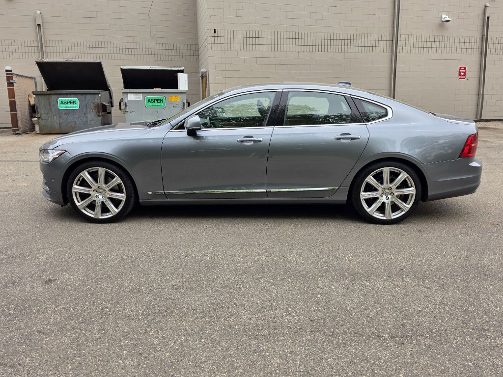 Photo 5 of this VOLVO S90