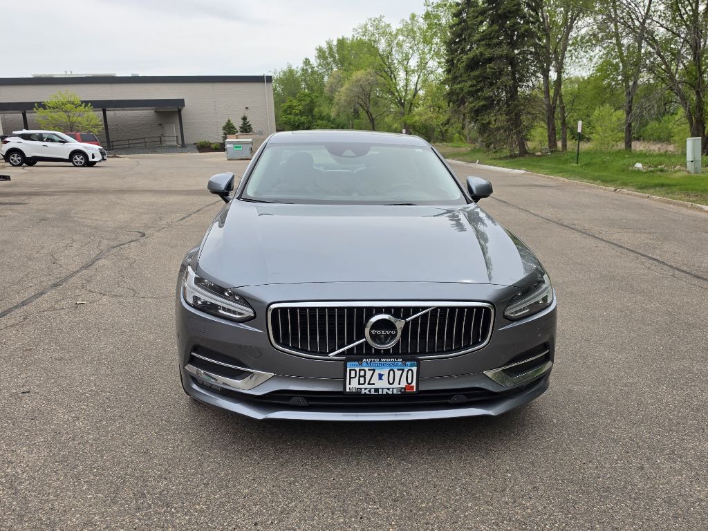 Photo 3 of this VOLVO S90