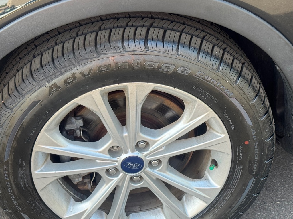 Photo 11 of this FORD ESCAPE