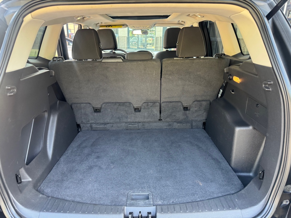 Photo 14 of this FORD ESCAPE