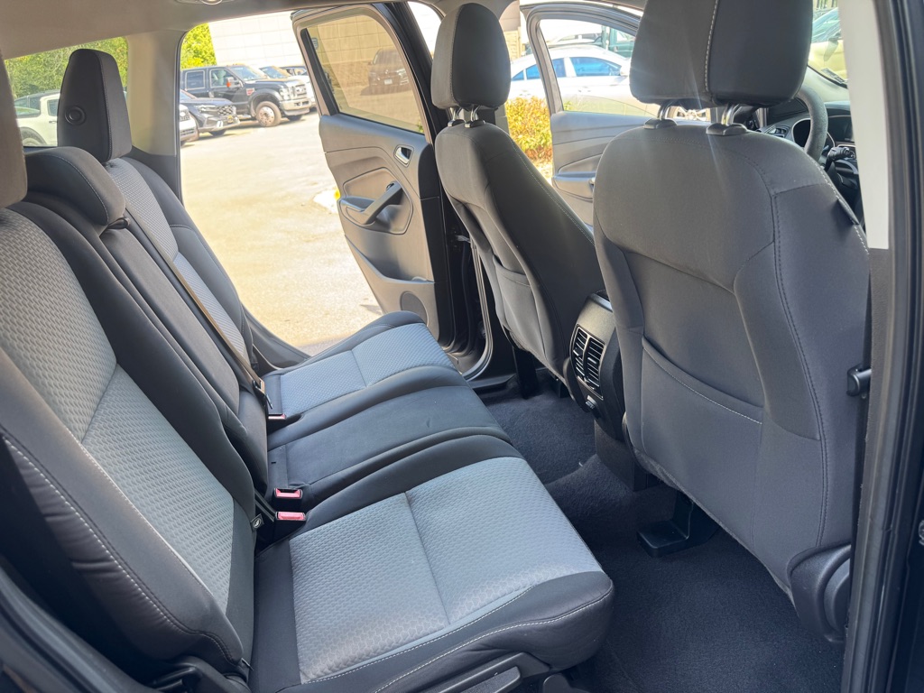 Photo 16 of this FORD ESCAPE