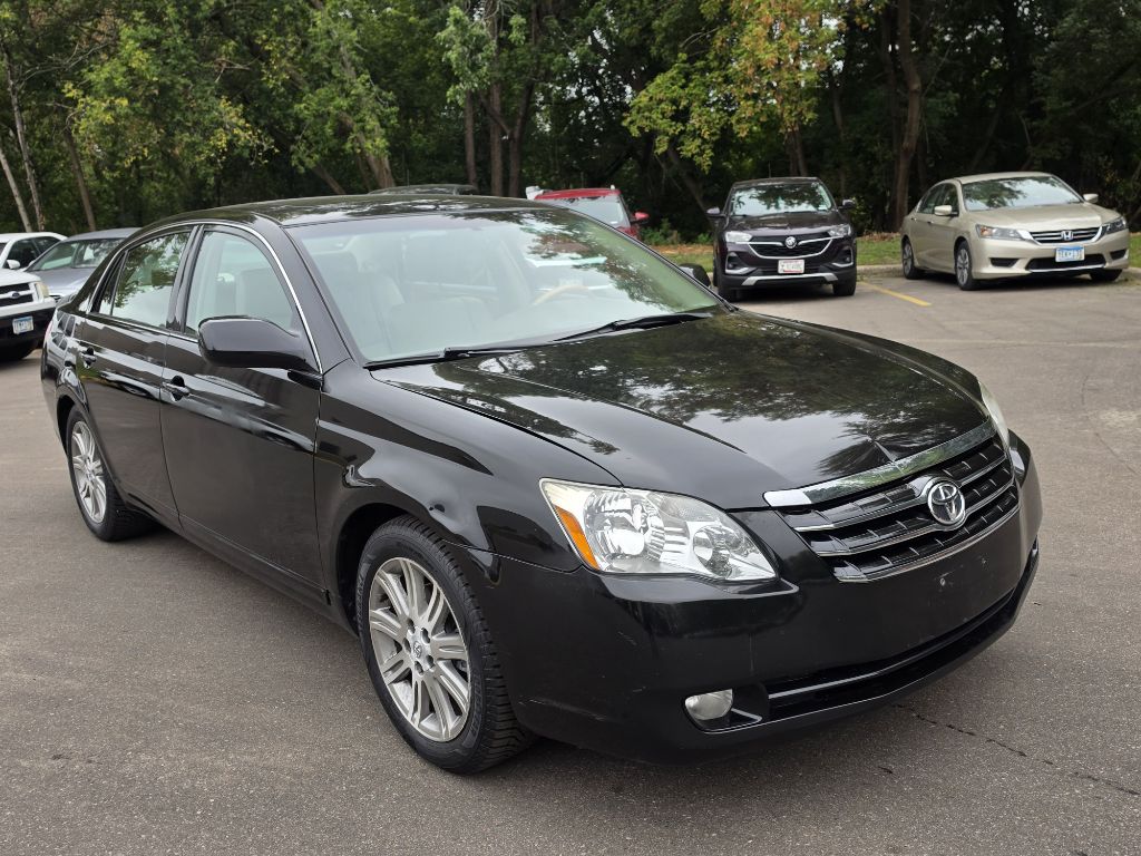 Photo 3 of this TOYOTA AVALON XL LIMIT