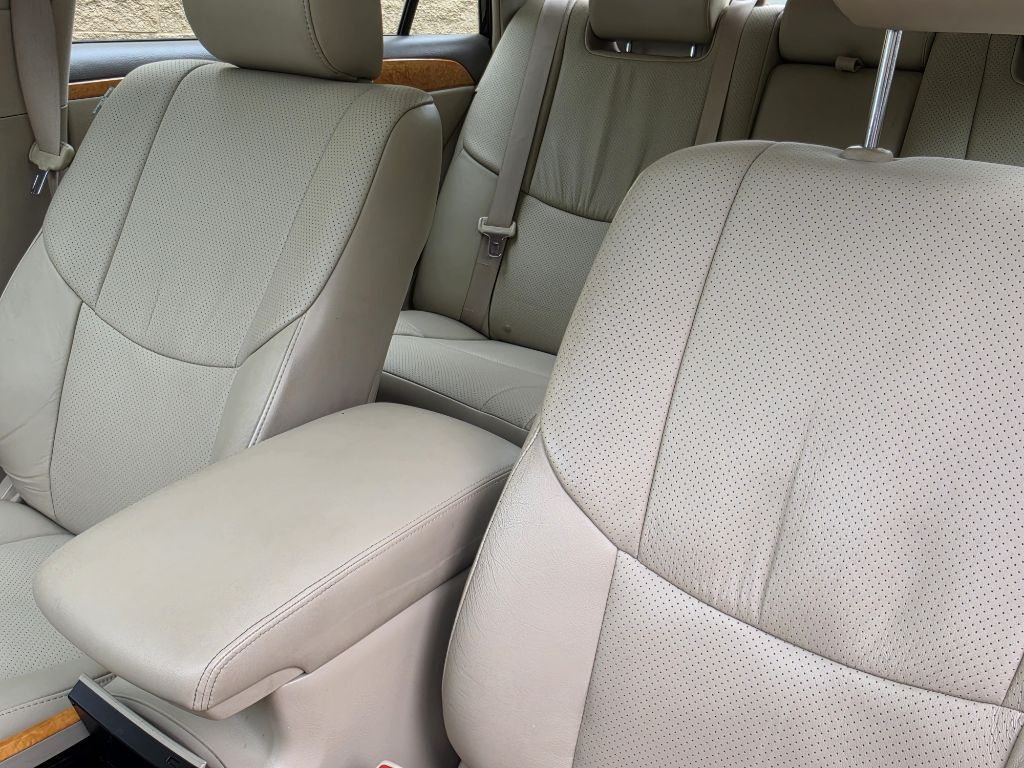 Photo 13 of this TOYOTA AVALON XL LIMIT