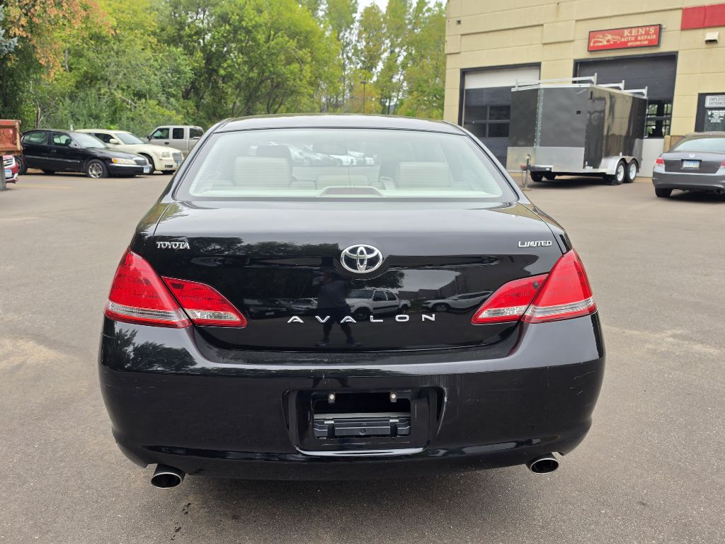 Photo 8 of this TOYOTA AVALON XL LIMIT