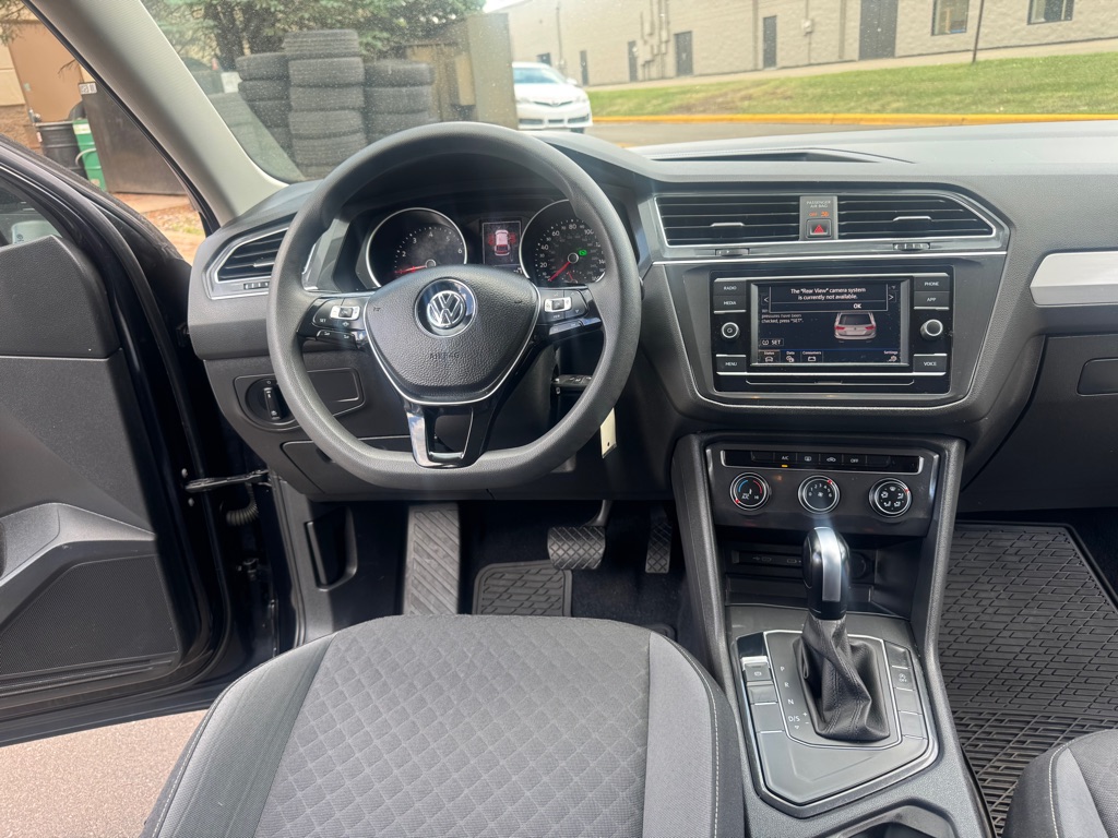 Photo 9 of this VOLKSWAGEN TIGUAN