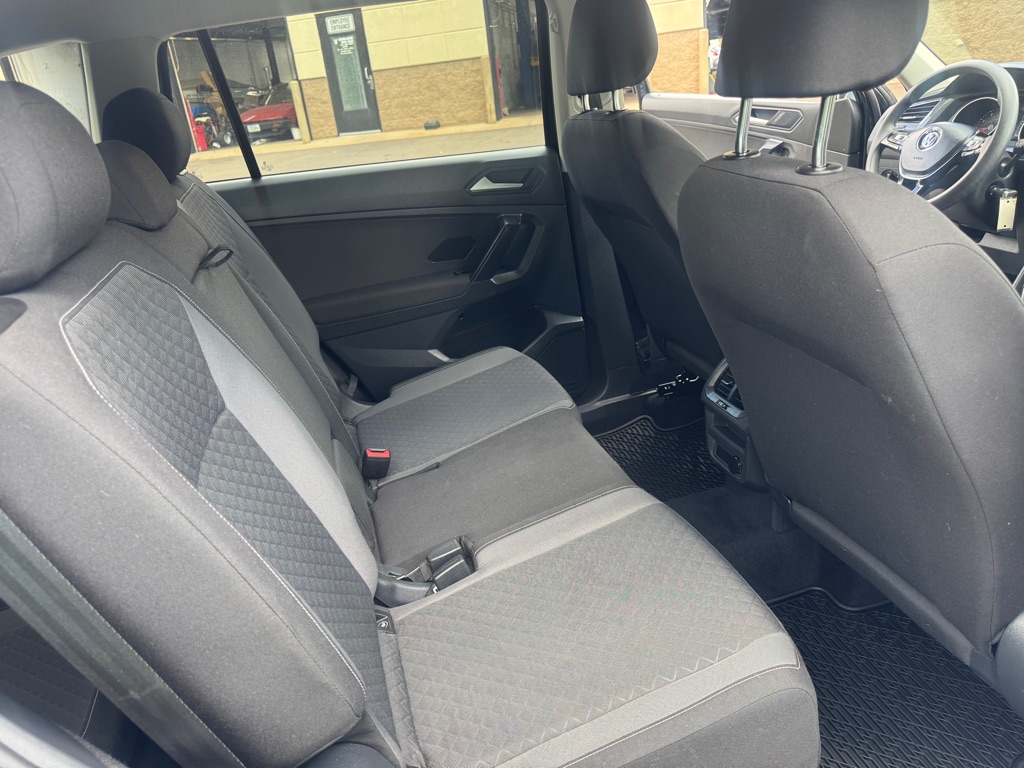Photo 15 of this VOLKSWAGEN TIGUAN
