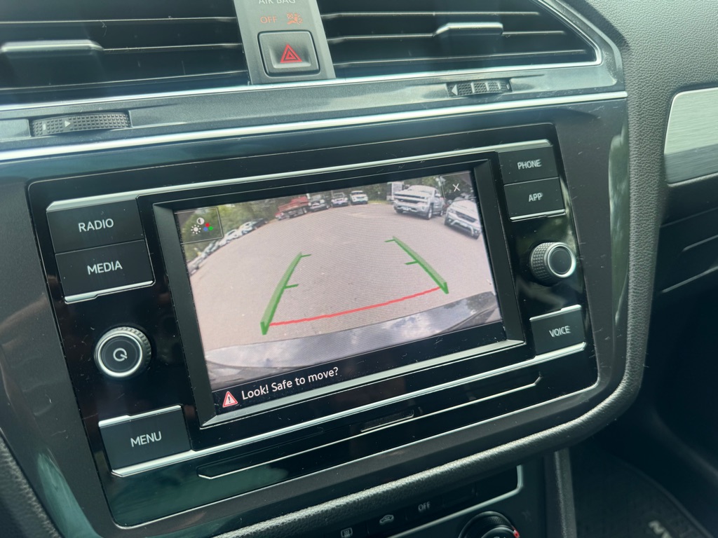 Photo 5 of this VOLKSWAGEN TIGUAN