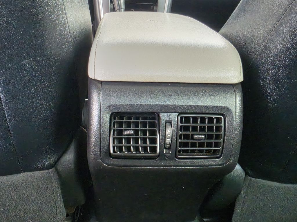 Photo 16 of this TOYOTA CAMRY XSE