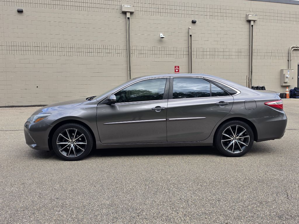 Photo 10 of this TOYOTA CAMRY XSE