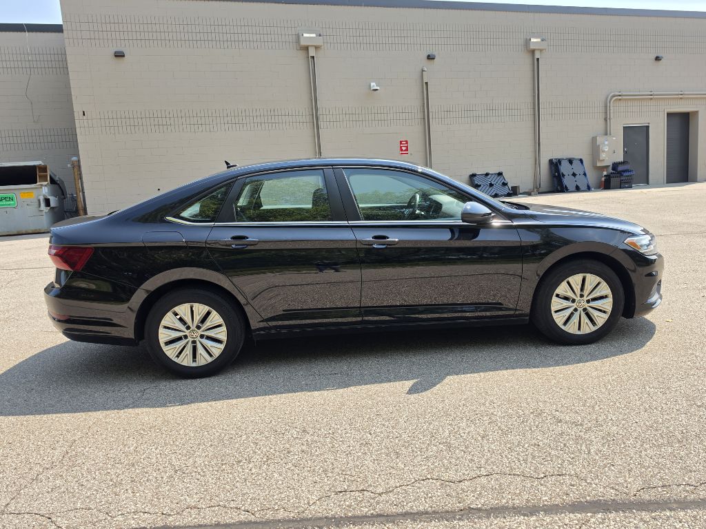 Photo 6 of this VOLKSWAGEN JETTA