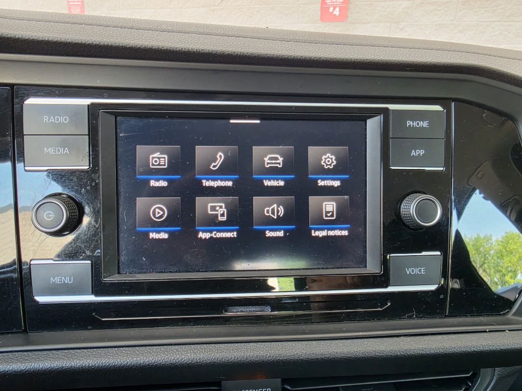 Photo 29 of this VOLKSWAGEN JETTA