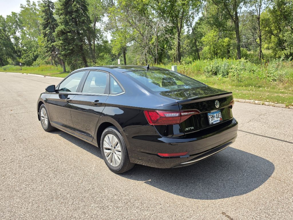 Photo 9 of this VOLKSWAGEN JETTA