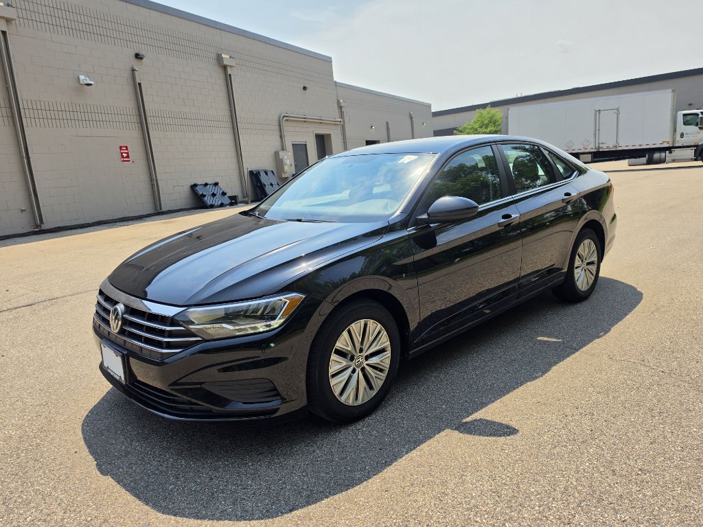 Photo 5 of this VOLKSWAGEN JETTA