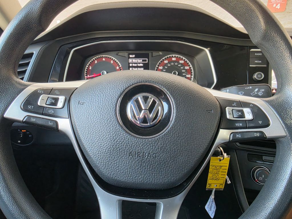 Photo 25 of this VOLKSWAGEN JETTA