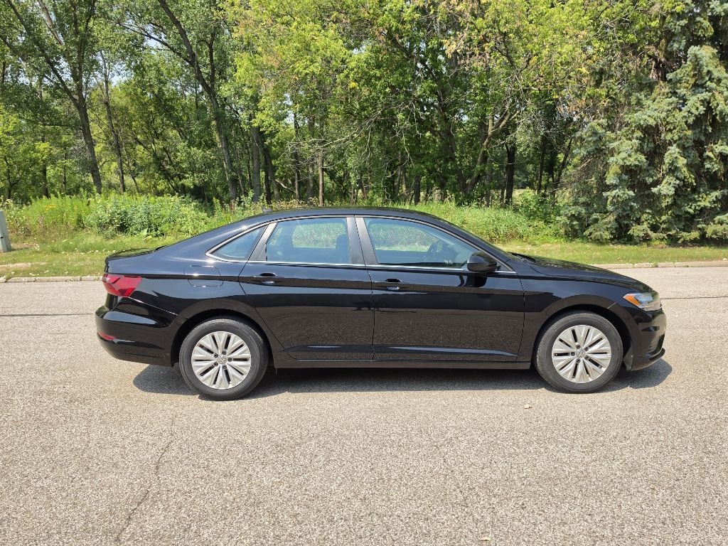 Photo 13 of this VOLKSWAGEN JETTA