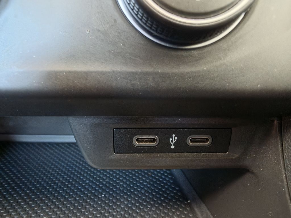 Photo 15 of this VOLKSWAGEN JETTA