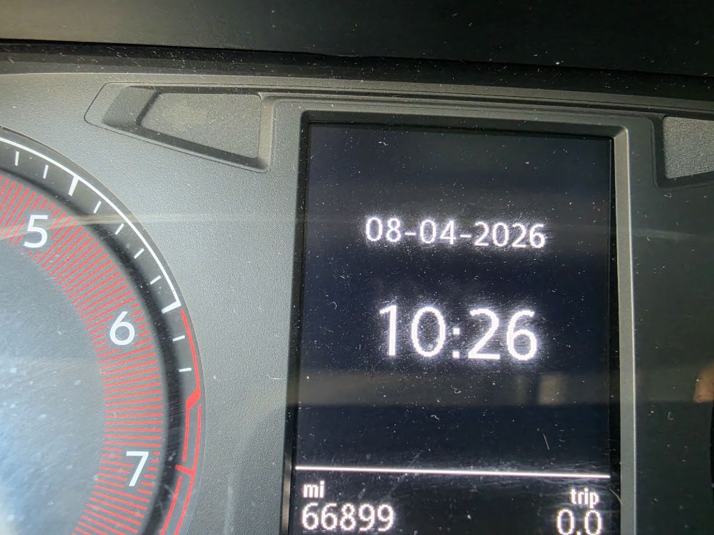 Photo 30 of this VOLKSWAGEN JETTA