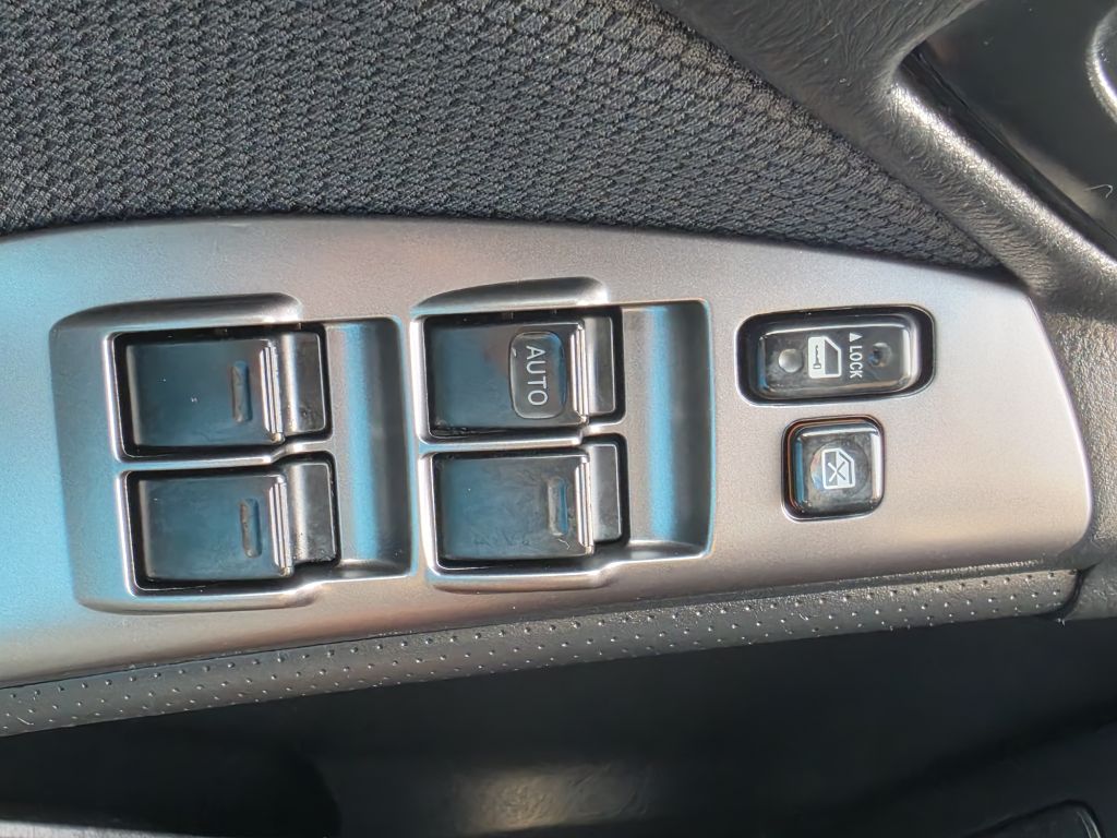 Photo 20 of this PONTIAC VIBE