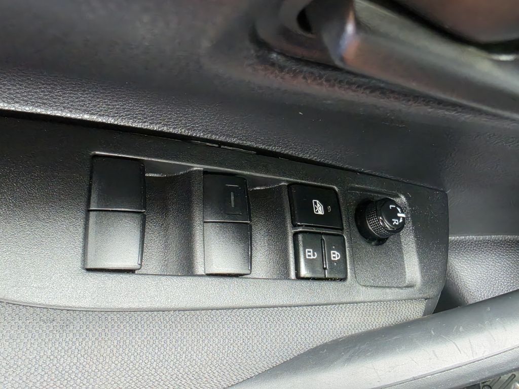 Photo 15 of this TOYOTA COROLLA