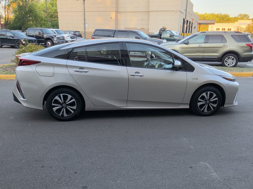 Photo 5 of this TOYOTA PRIUS PRIME
