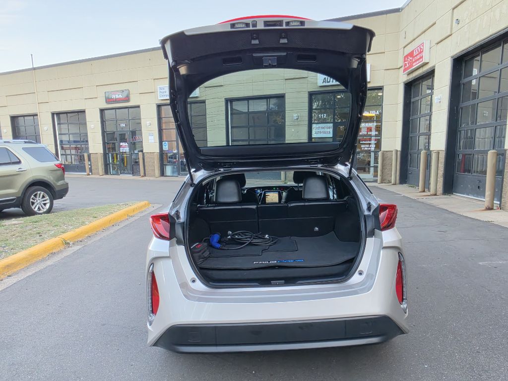 Photo 9 of this TOYOTA PRIUS PRIME