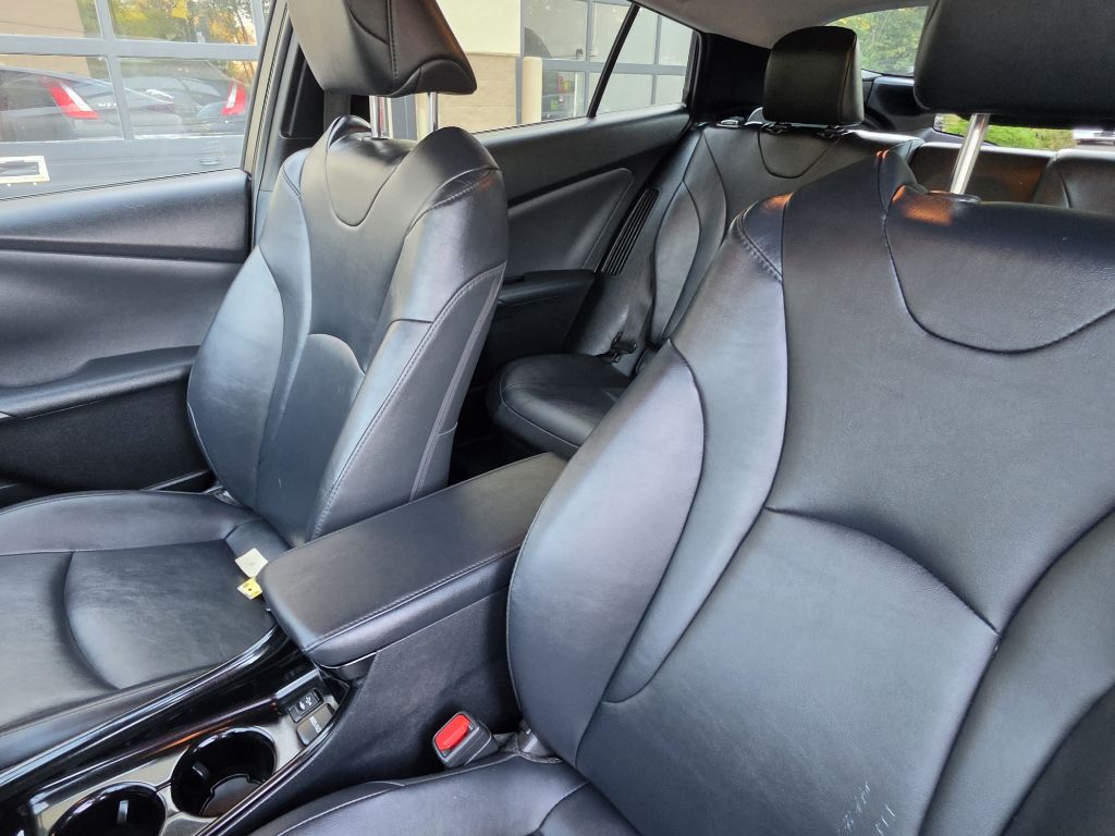 Photo 14 of this TOYOTA PRIUS PRIME