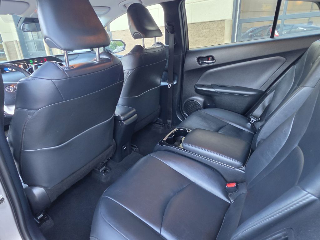 Photo 13 of this TOYOTA PRIUS PRIME