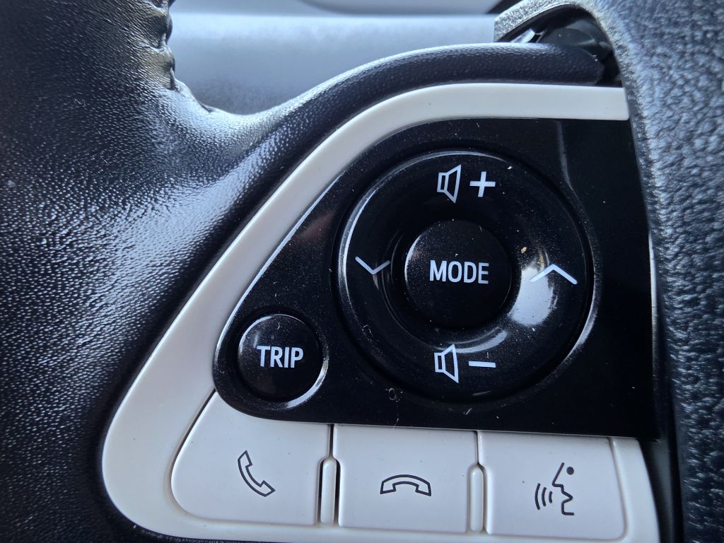Photo 17 of this TOYOTA PRIUS PRIME