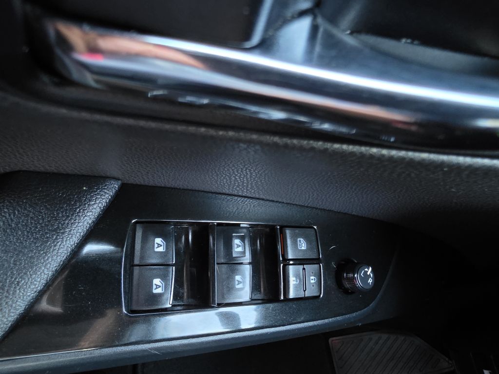 Photo 16 of this TOYOTA PRIUS PRIME