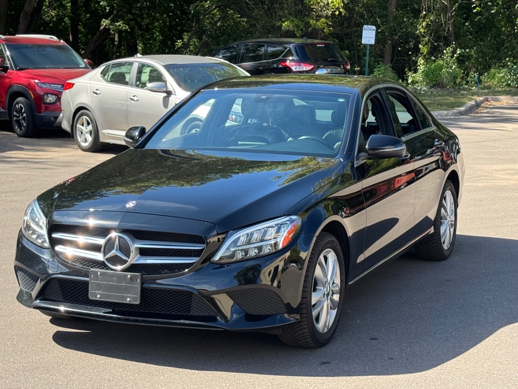 Photo 14 of this MERCEDES-BENZ C-CLASS