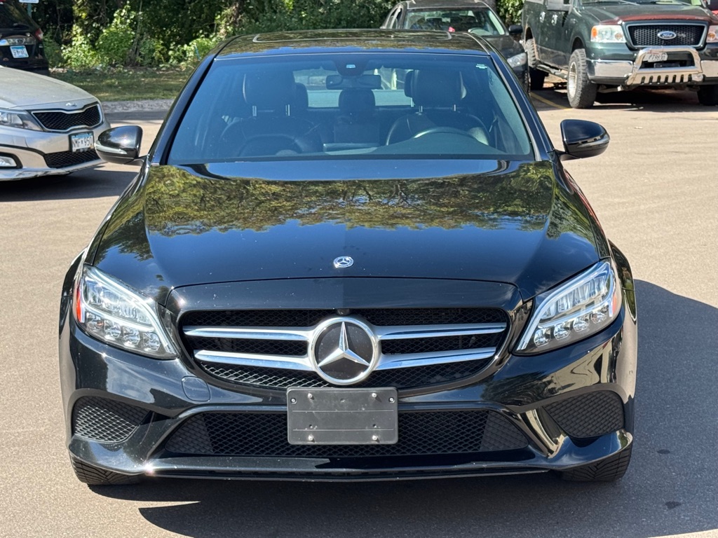 Photo 2 of this MERCEDES-BENZ C-CLASS