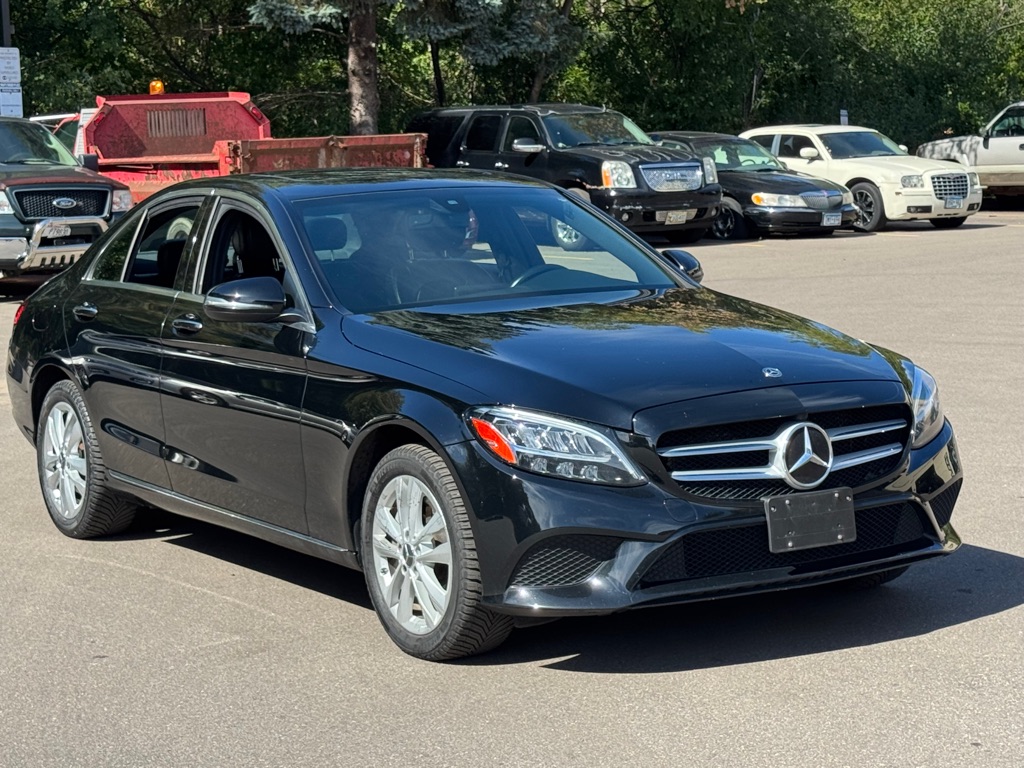 Photo 3 of this MERCEDES-BENZ C-CLASS