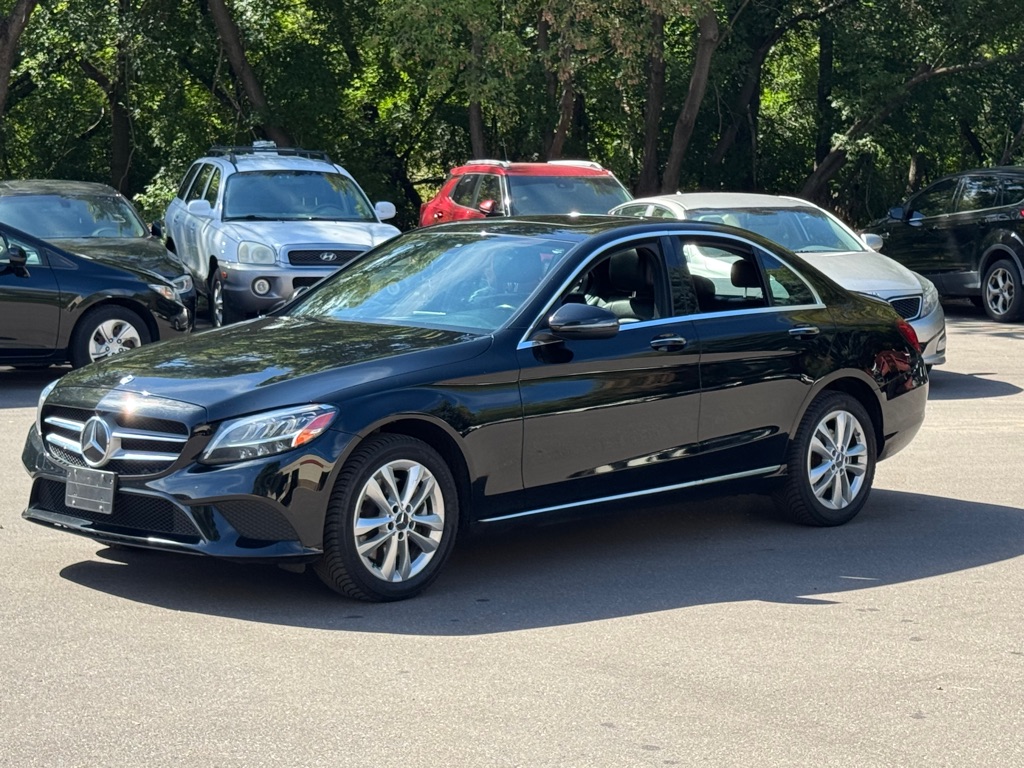 Photo 9 of this MERCEDES-BENZ C-CLASS