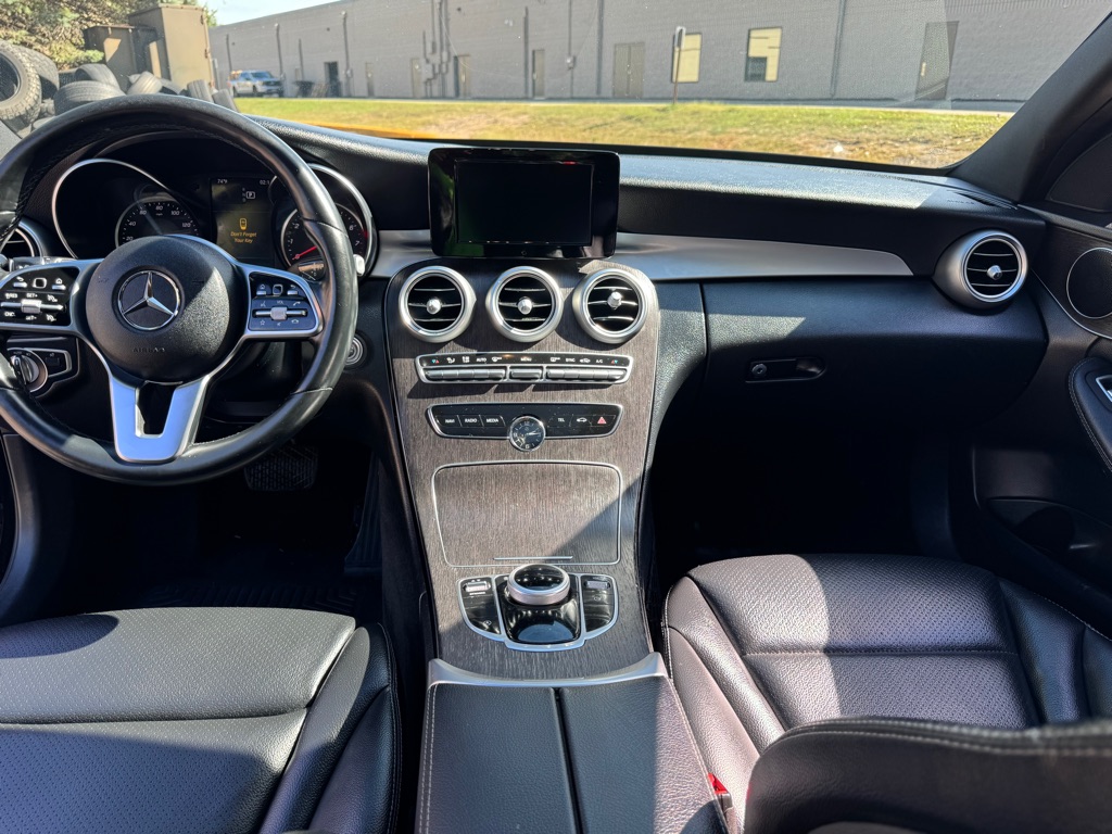 Photo 7 of this MERCEDES-BENZ C-CLASS