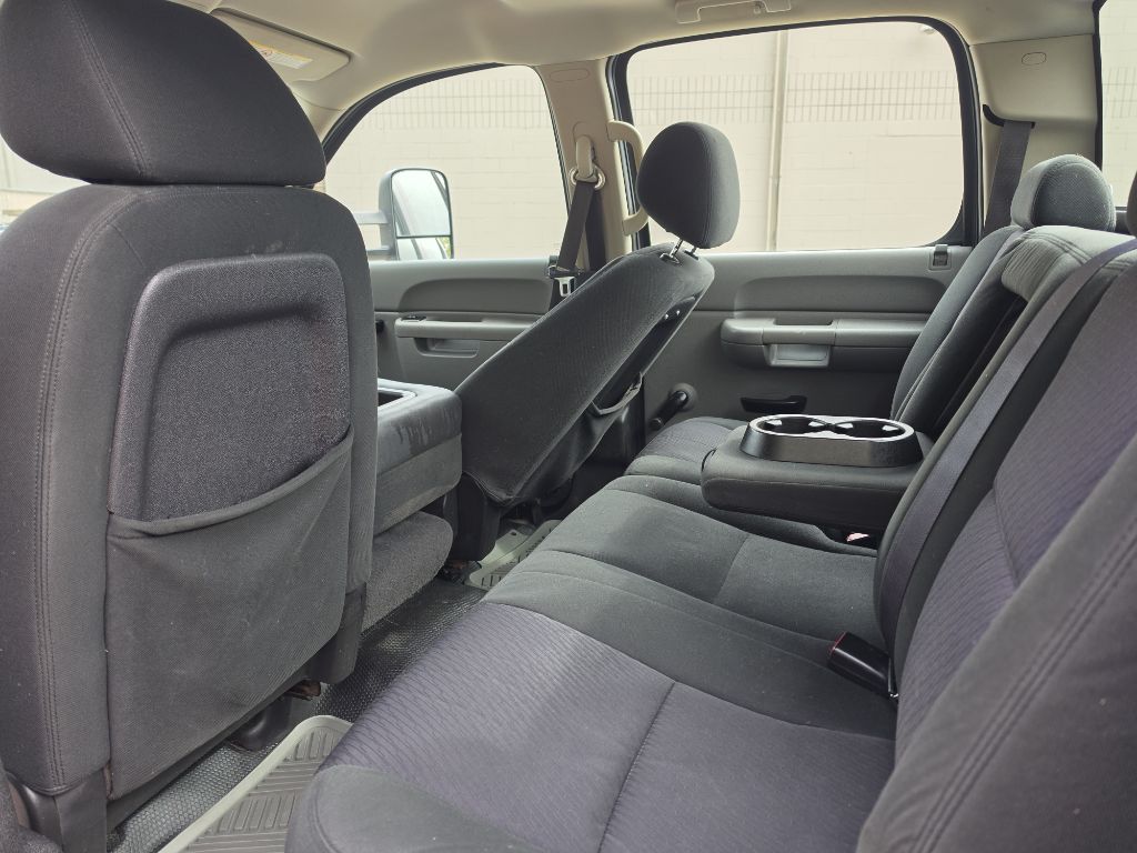 Photo 17 of this CHEVROLET SILVERADO 2500H