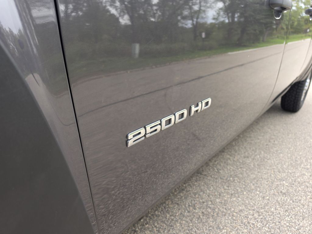 Photo 7 of this CHEVROLET SILVERADO 2500H