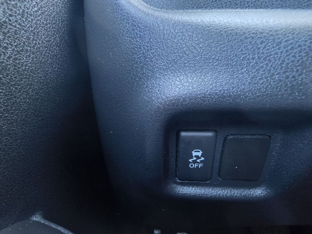 Photo 22 of this NISSAN VERSA NOTE SV