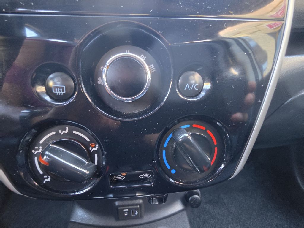 Photo 18 of this NISSAN VERSA NOTE SV