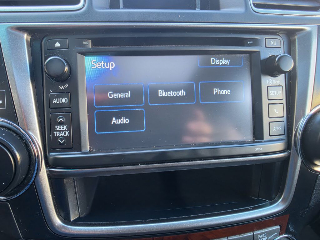 Photo 27 of this TOYOTA HIGHLANDER