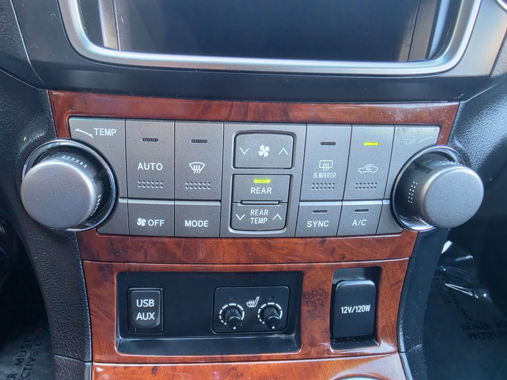 Photo 32 of this TOYOTA HIGHLANDER