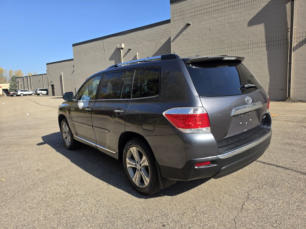 Photo 15 of this TOYOTA HIGHLANDER