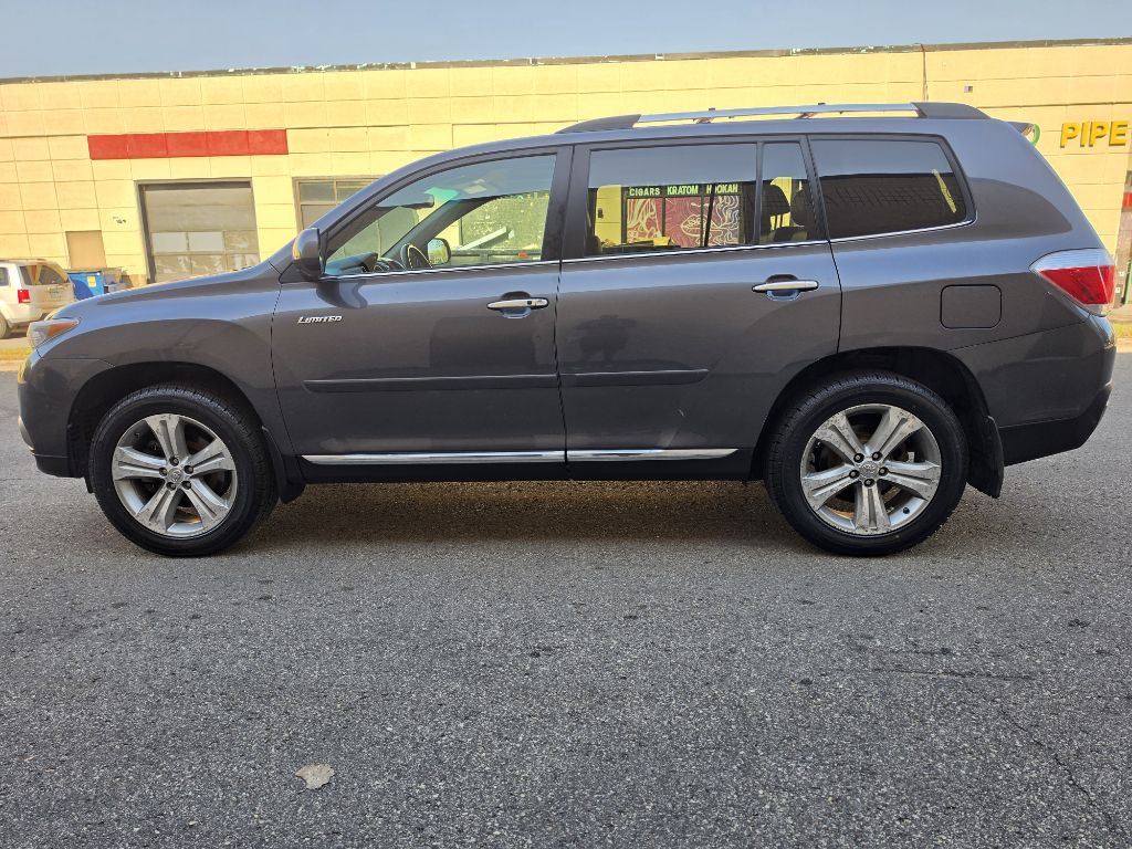 Photo 6 of this TOYOTA HIGHLANDER
