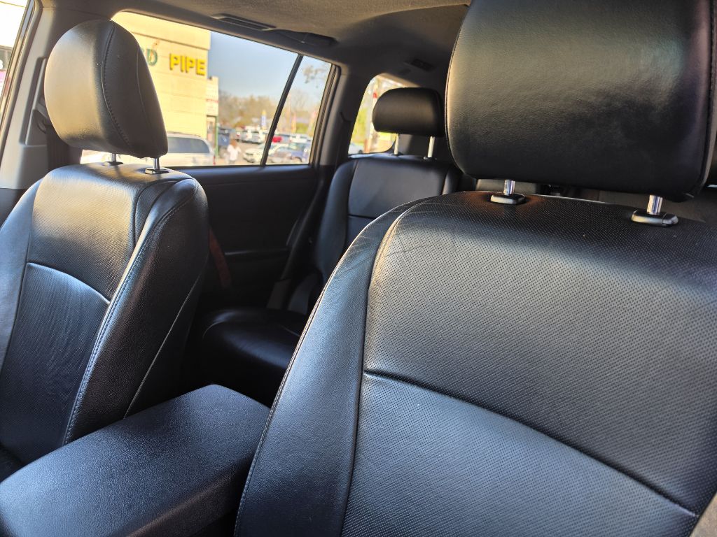 Photo 26 of this TOYOTA HIGHLANDER