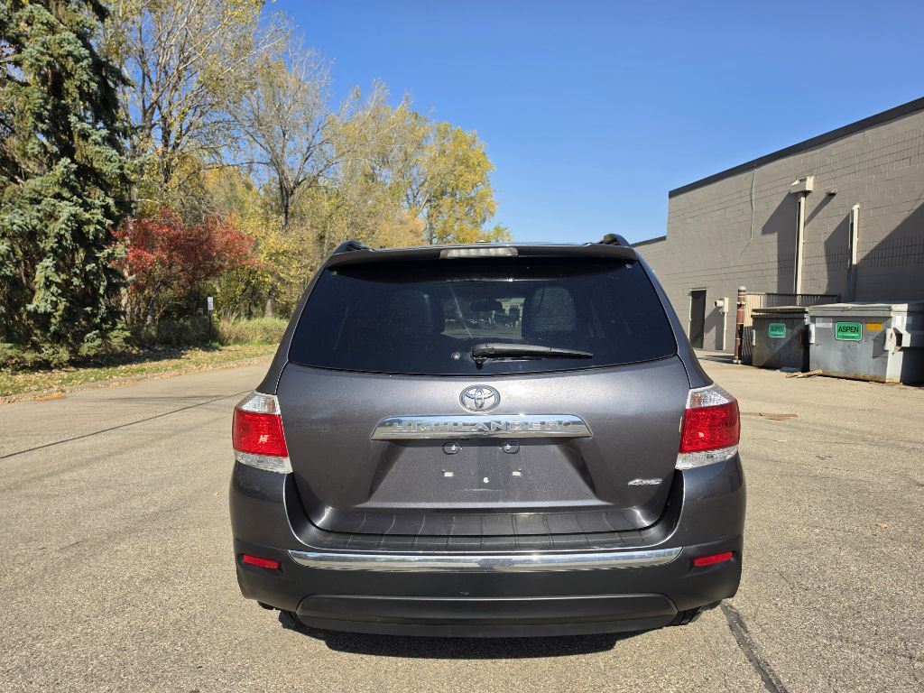 Photo 13 of this TOYOTA HIGHLANDER