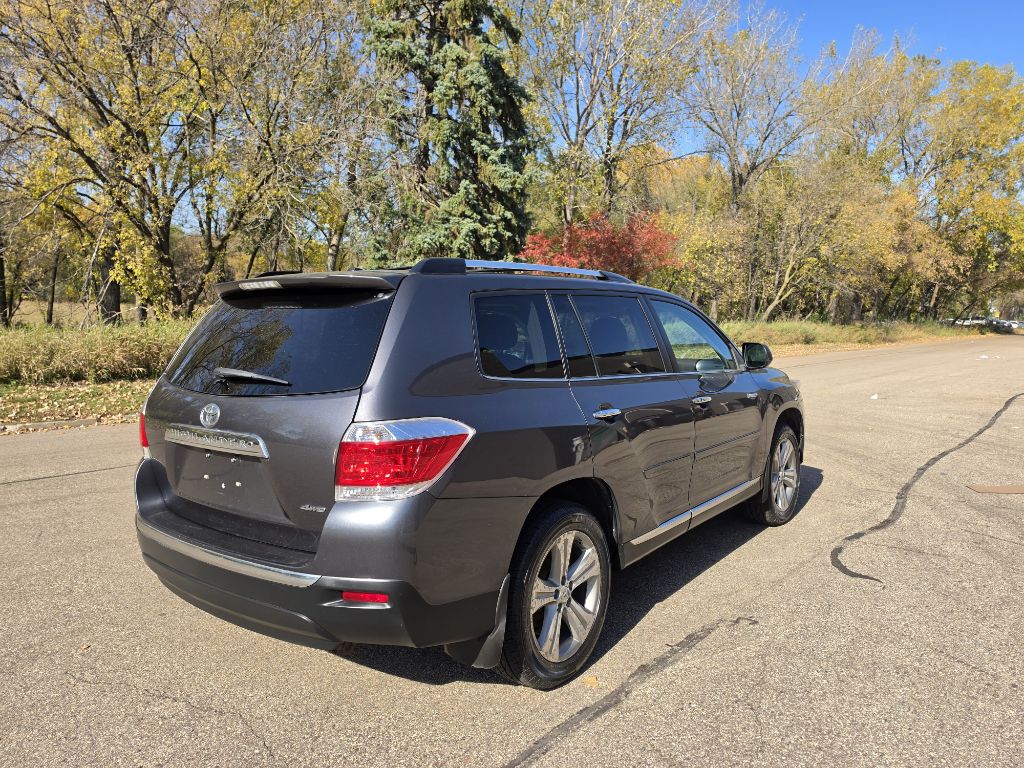 Photo 14 of this TOYOTA HIGHLANDER
