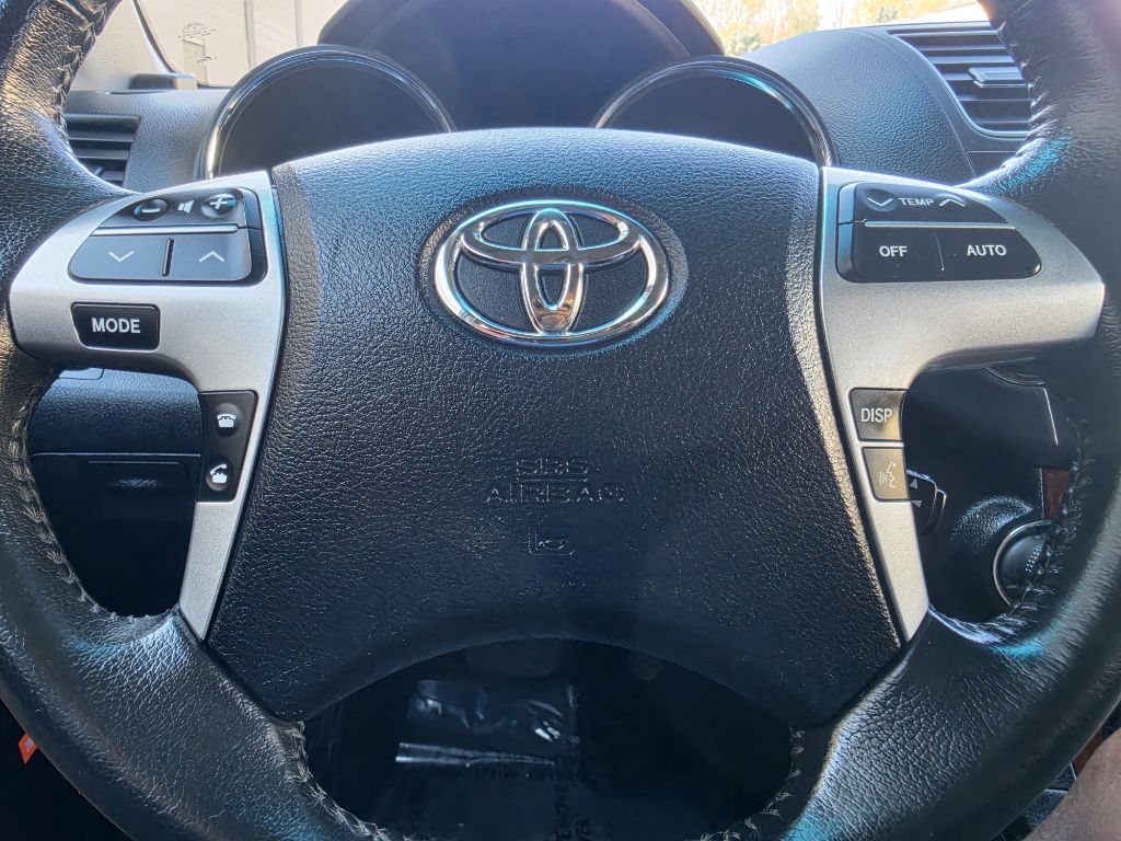Photo 37 of this TOYOTA HIGHLANDER